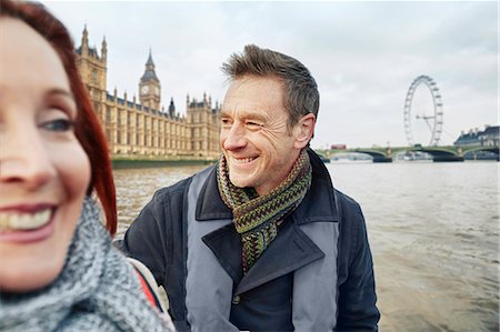 rio tâmisa - Mature couple sightseeing, London, UK Foto de stock - Royalty Free Premium, Número: 649-07560248