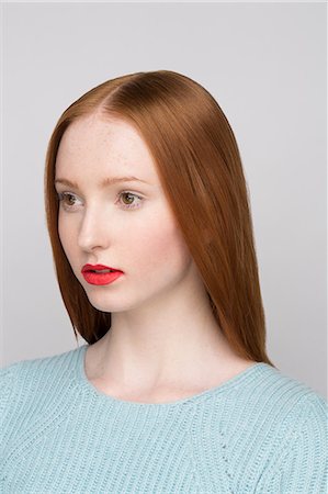 roux (cheveux) - Portrait of young woman Photographie de stock - Premium Libres de Droits, Code: 649-07647890
