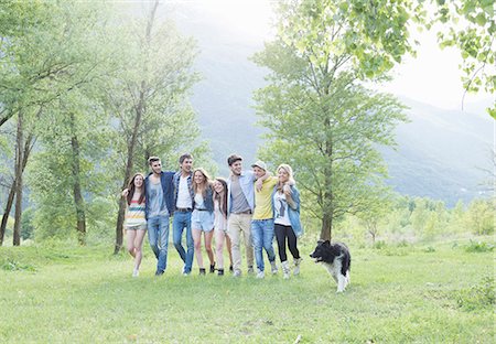 simsearch:649-07648478,k - Group of eight young adult friends and their dog, Piemonte, Italy Stockbilder - Premium RF Lizenzfrei, Bildnummer: 649-07648478