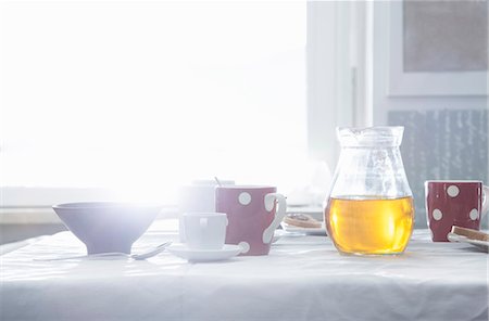 sunlight cup - Table set for breakfast Stock Photo - Premium Royalty-Free, Code: 649-07648559