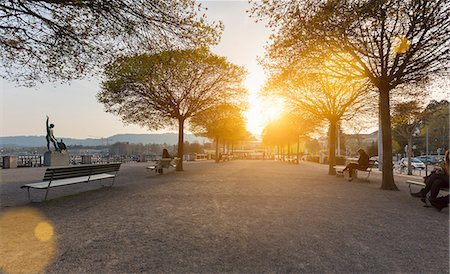 Lake promenade at Burkliplatz  with Ganymed Statue, Zurich, Switzerland Photographie de stock - Premium Libres de Droits, Code: 649-07710563