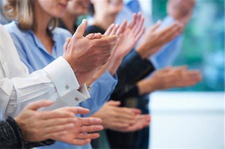 Cropped image of hands clapping Foto de stock - Sin royalties Premium, Código: 649-07736692