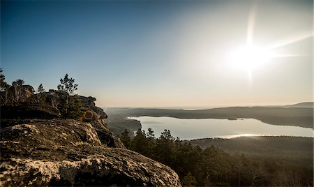 simsearch:649-08085950,k - View of rock formation and distant lake Stockbilder - Premium RF Lizenzfrei, Bildnummer: 649-07736820