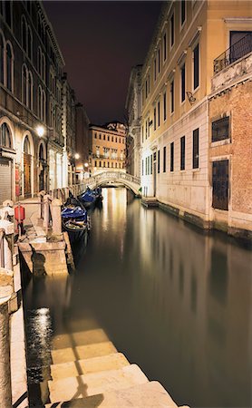 simsearch:649-07596473,k - Canal steps at night, Venice, Veneto, Italy Stockbilder - Premium RF Lizenzfrei, Bildnummer: 649-07736877