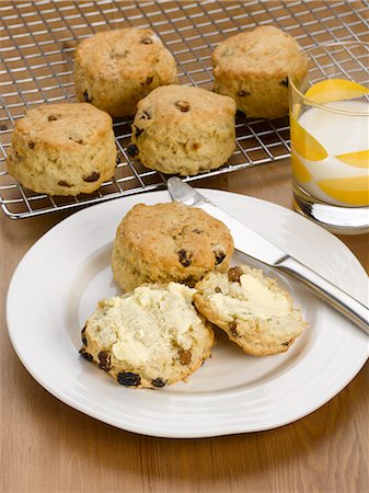 scones - Homemade scones with butter Stock Photo - Premium Royalty-Free, Code: 649-07805152