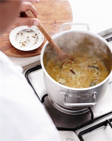simsearch:695-05770947,k - How to Make Curry Step 12 Stock Photo - Premium Royalty-Free, Code: 649-07803676