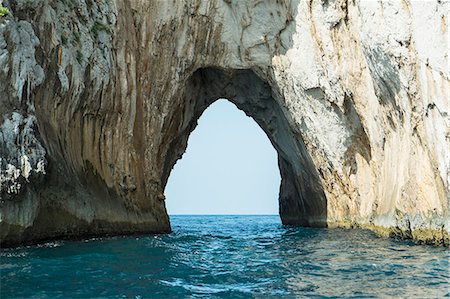 faraglioni - Faraglioni of Capri, Napoli, Campania, Italia Photographie de stock - Premium Libres de Droits, Code: 649-07905305