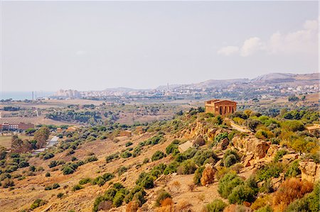 simsearch:649-06829876,k - View of hilltop temple, Valley of the Temples, Sicily , Italy Photographie de stock - Premium Libres de Droits, Code: 649-07905599
