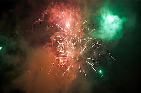 exploding (ignited explosion) - Firework display Stock Photo - Premium Royalty-Free, Code: 649-08060848