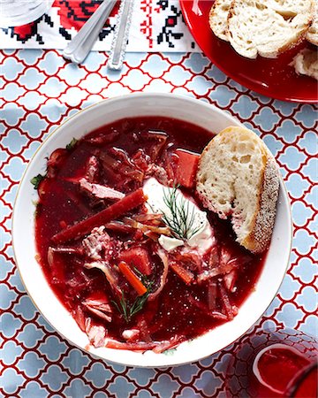 soup top view - Still life of Ukrainian borscht with bread Photographie de stock - Premium Libres de Droits, Code: 649-08085196