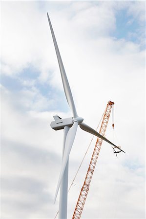 power industry - Wind turbine being erected Foto de stock - Sin royalties Premium, Código: 649-08085560