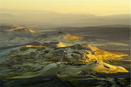 simsearch:649-08085943,k - Lakagigar volcanic craters, Skaftafell National Park, Iceland Photographie de stock - Premium Libres de Droits, Code: 649-08085941