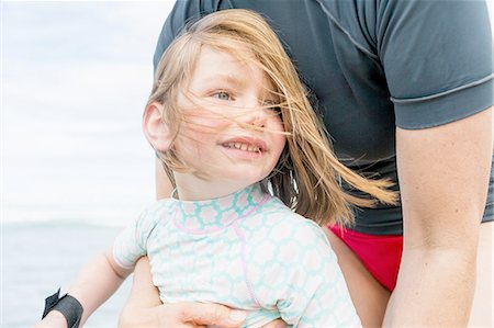 Mother and daughter by the seaside Photographie de stock - Premium Libres de Droits, Code: 649-08086240