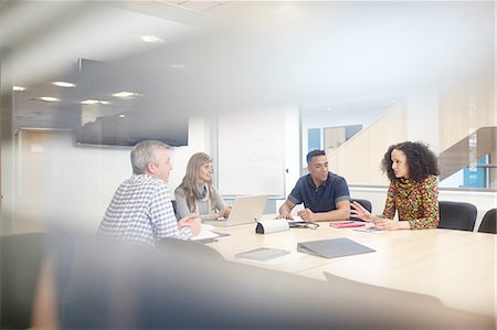 simsearch:614-07031384,k - Business team meeting at conference table Stock Photo - Premium Royalty-Free, Code: 649-08117803