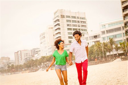 Couple enjoying beach,  Rio de Janeiro, Brazil Stockbilder - Premium RF Lizenzfrei, Bildnummer: 649-08118363