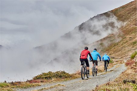 simsearch:649-08119109,k - Three men mountain biking, Valais, Switzerland Stockbilder - Premium RF Lizenzfrei, Bildnummer: 649-08119075