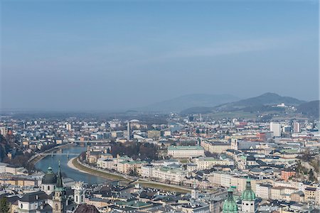 Cityscape view from Fortress Hohensalzburg, Salzburg, Austria Foto de stock - Sin royalties Premium, Código: 649-08125657