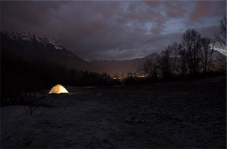 Tent illuminated at night, Premosello, Verbania, Piedmonte, Italy Stockbilder - Premium RF Lizenzfrei, Bildnummer: 649-08125841