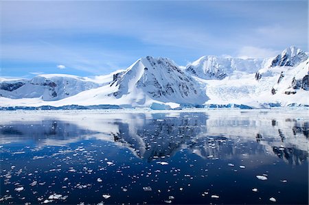 simsearch:614-09213882,k - View of Wilhelmina Bay, Antarctica Photographie de stock - Premium Libres de Droits, Code: 649-08126064