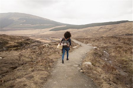 simsearch:6126-09267099,k - Woman hiking on path, Fairy Pools, Isle of Skye, Hebrides, Scotland Stockbilder - Premium RF Lizenzfrei, Bildnummer: 649-08144524