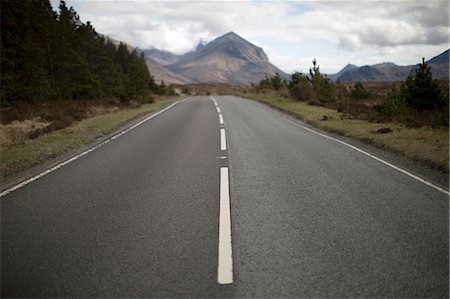 simsearch:632-06029550,k - Empty road, Isle of Skye, Hebrides, Scotland Foto de stock - Sin royalties Premium, Código: 649-08144635