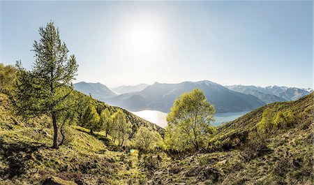 simsearch:649-08633146,k - Scenic view, Lake Como, Italy Photographie de stock - Premium Libres de Droits, Code: 649-08180212