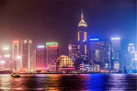 simsearch:649-08180325,k - Skyline at night. Hong Kong, China Photographie de stock - Premium Libres de Droits, Code: 649-08180324