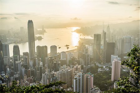 simsearch:614-08878250,k - Aerial view at sunrise, Hong Kong, China Foto de stock - Sin royalties Premium, Código: 649-08180333