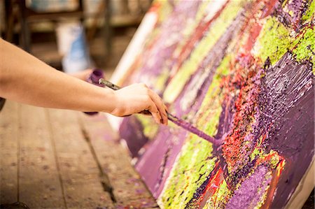 painting - Man painting on canvas in studio Stock Photo - Premium Royalty-Free, Code: 649-08238912