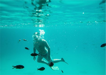 plongeur en apnée - Underwater view of man sea snorkeling, Menorca, Balearic islands, Spain Photographie de stock - Premium Libres de Droits, Code: 649-08307501