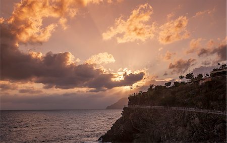 Elevated view of Mediterranean at sunset, Vernazza, Cinque Terre, Italy Stock Photo - Premium Royalty-Free, Code: 649-08328429