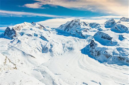 simsearch:614-09213874,k - Elevated view of snow covered Monta Rosa, Switzerland Foto de stock - Sin royalties Premium, Código: 649-08328997