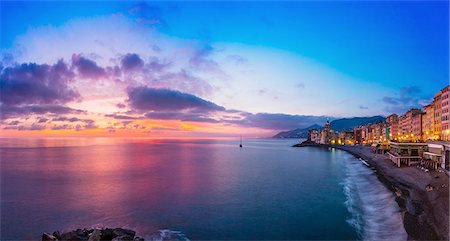 simsearch:649-07710646,k - Elevated view of coastline at sunset, Camogli, Liguria,  Italy Foto de stock - Royalty Free Premium, Número: 649-08381777