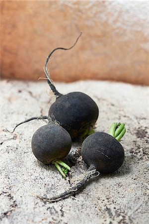 simsearch:649-08423033,k - Three whole black radish Stock Photo - Premium Royalty-Free, Code: 649-08423033