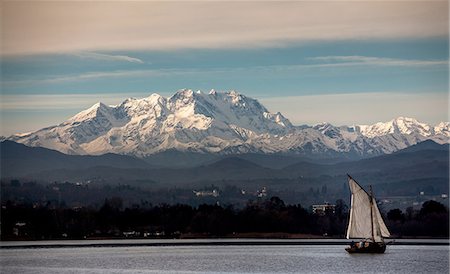 simsearch:841-07541037,k - Mount Rosa, Lake Maggiore, Piedmont, Lombardy, Italy Foto de stock - Sin royalties Premium, Código: 649-08479273