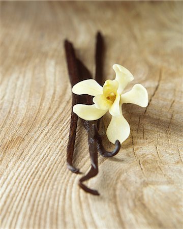 Vanilla pods and flower Stock Photo - Premium Royalty-Free, Code: 649-08549047