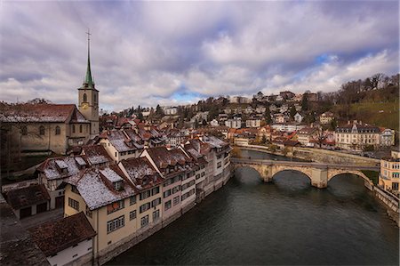 simsearch:400-06419651,k - River Aare, City of Bern, Switzerland Photographie de stock - Premium Libres de Droits, Code: 649-08543090