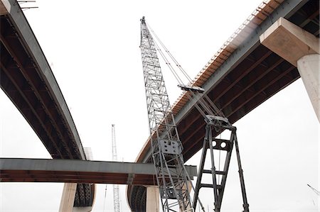 simsearch:696-03401070,k - Crane and bridge under construction Stockbilder - Premium RF Lizenzfrei, Bildnummer: 649-08564121