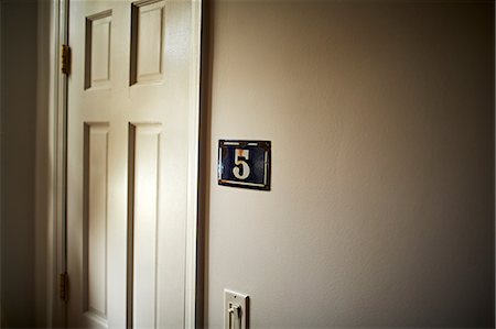 simsearch:649-08564294,k - Apartment door with number 5 Stock Photo - Premium Royalty-Free, Code: 649-08564294