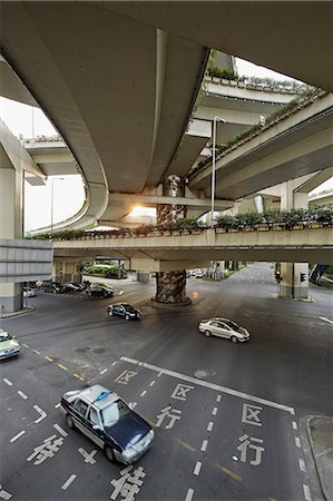 High angle view of traffic on road, Shanghai, China Photographie de stock - Premium Libres de Droits, Code: 649-08565242