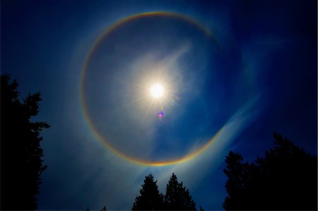 sun dogs - Sundog, parhelion Stock Photo - Premium Royalty-Free, Code: 649-08565457