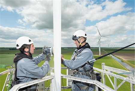 simsearch:649-08085536,k - Maintenance work on the blades of a wind turbine Stock Photo - Premium Royalty-Free, Code: 649-08565878