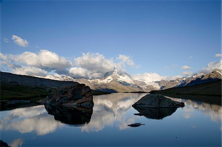 simsearch:649-08561582,k - Matterhorn,  Stellisee lake at dawn Foto de stock - Sin royalties Premium, Código: 649-08560078