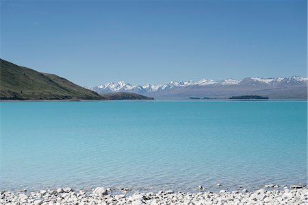 Still murky lake in rural landscape Photographie de stock - Premium Libres de Droits, Code: 649-08561581