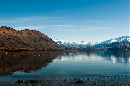 Mountains and sky reflected in lake Stock Photo - Premium Royalty-Free, Code: 649-08561596