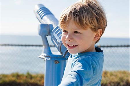 Little boy on Santa Barbara waterfront Stock Photo - Premium Royalty-Free, Code: 649-08562111