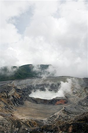 poas volcano - Poas Volcano crater, Poas Volcano National Park, Costa Rica Fotografie stock - Premium Royalty-Free, Codice: 649-08562937