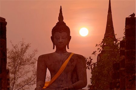 Silhouette of ornate religious statue Stock Photo - Premium Royalty-Free, Code: 649-08632366