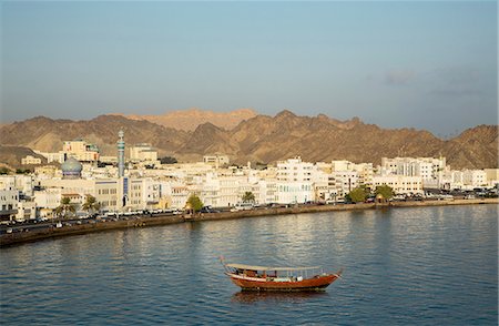 Muscat skyline and waterfront Photographie de stock - Premium Libres de Droits, Code: 649-08632445