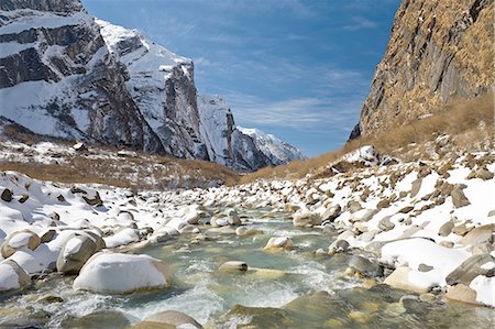 simsearch:6119-08797333,k - River in snowy mountain landscape Stockbilder - Premium RF Lizenzfrei, Bildnummer: 649-08632485